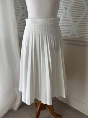 Vintage 100% Wool the Wilroy Traveler Size 6 Midi White Pleated Skirt